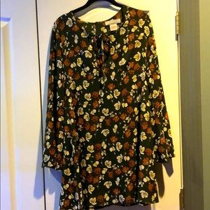 Flying tomatoe dress